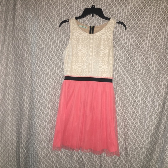 Dress - Picture 3 of 6